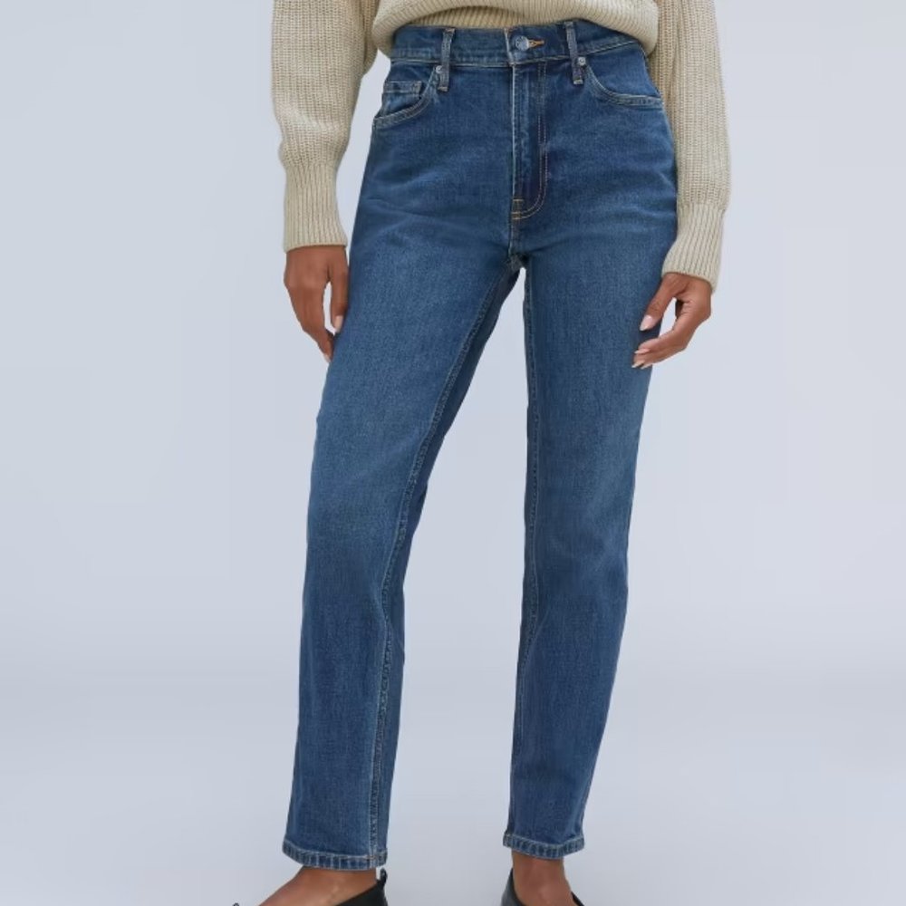 Great condition Everlane Original Cheeky Jean in washed midnight, size 32 reg